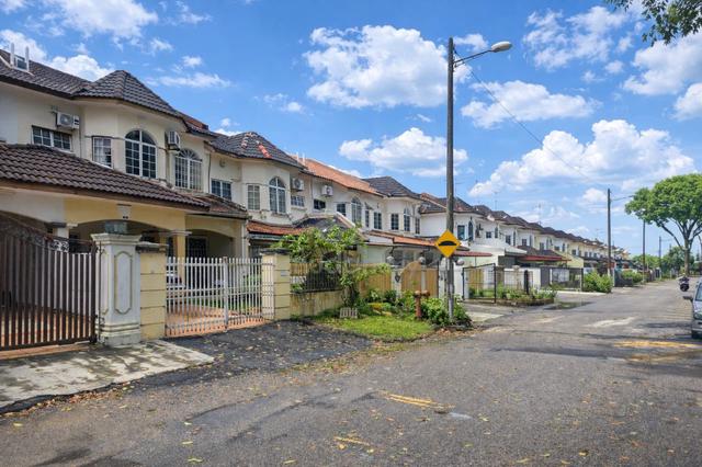 Bandar Putra Kulai Jalan Nuri Double Storey Terrace House 1