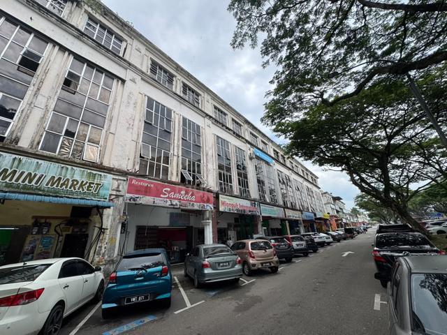 ROI 6.3% Gelang Patah 4 Storey Shoplot Unblock View Near Bus Stop CIQ 1