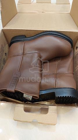 red wing safety shoes - photo 2 of 3