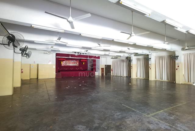 OFFICE / WAREHOUSE 3800sf G Floor Jalan Perak with 6 Carpark 1