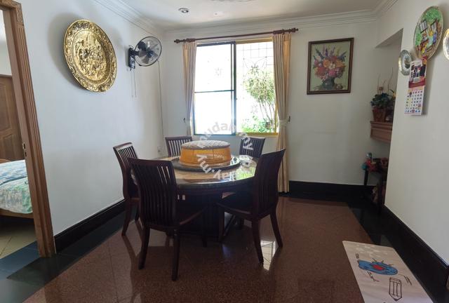 For sale- Impressive Bungalow Taman Starland 4
