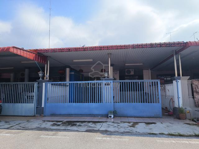 Muar Bakri Batu 4 single storey terrace house facing south unit 1