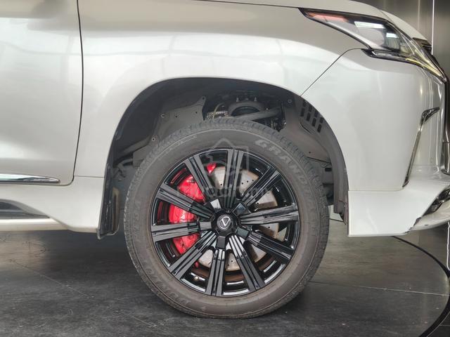 2018 Lexus LX570 5.7 Brembo 360 Sunroof P/Shift - 3