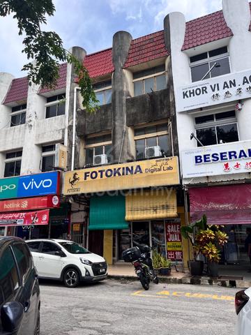 SHOPLOT 3-STOREY (FACING MAINROAD) JALAN BESERAH, KUANTAN for sale 1