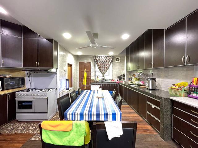 END LOT RENO 2.5 Tingkat Teres Bandar Puncak Alam 5 Bedrooms 1