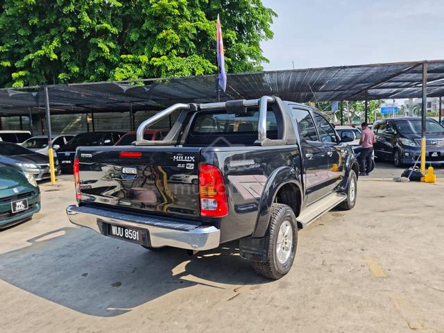 2011 Toyota HILUX 4X4 2.5 (M) - 3