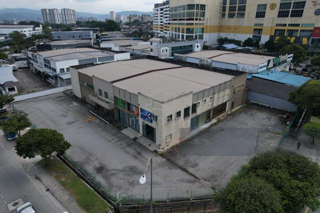 Shamelin Corner Lot Factory Facing Main Road FOR RENT 2
