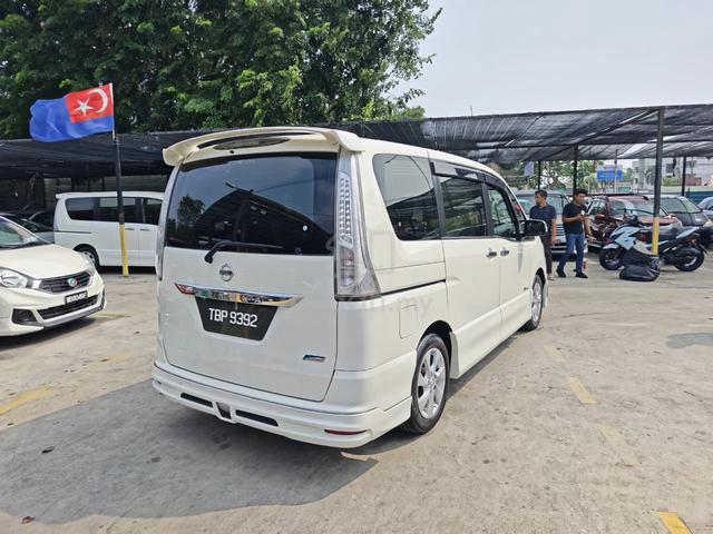 2013 Nissan SERENA FULL SPEC 2.0 (AUTO) - 3