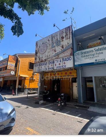 Ground floor facing mainroad jelutong 1