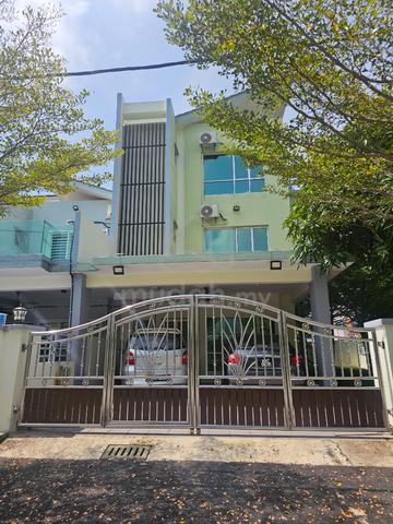 3 Storey Superlink House Corner Lot Taman Universiti Bangi 1