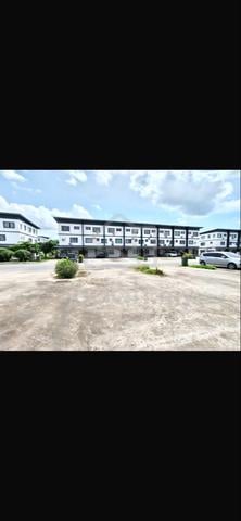 Town House for sell. 100% loan can be apply. 1