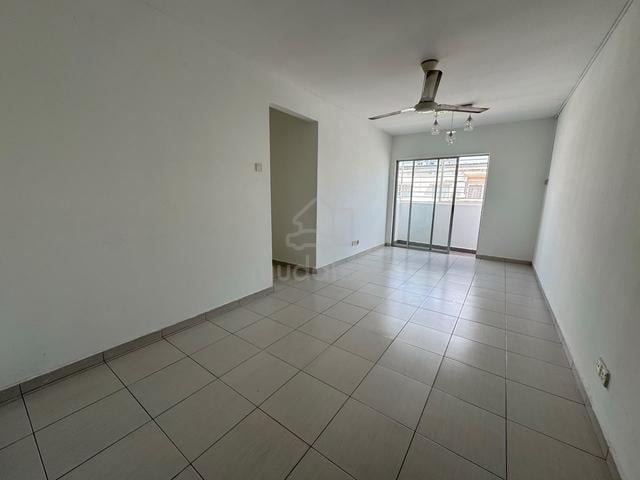Mandarina Court 1
