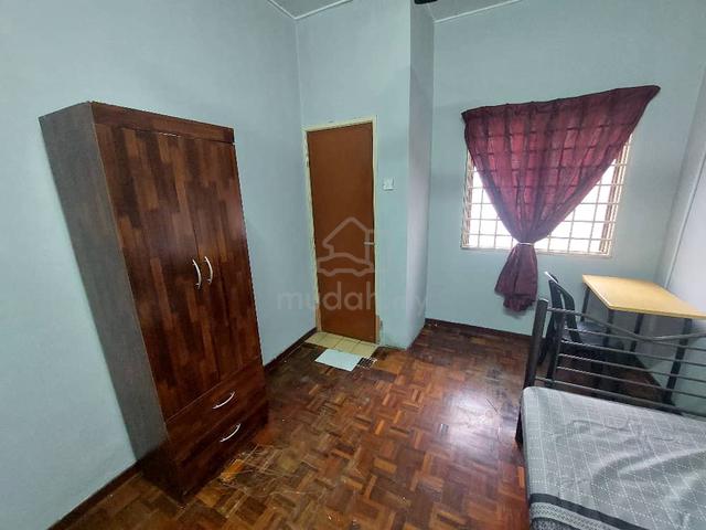 Taman Teluk Gedung Indah Port Klang Medium Room for Rent 1