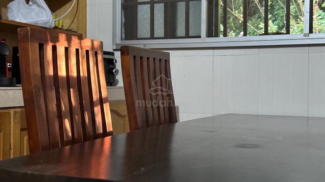 Solid Wood Dining Table + 4 Teak Chairs - photo 4 of 6