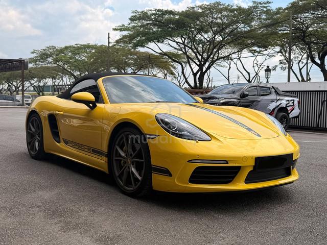 2017 Porsche BOXSTER 2.0 718 (A)**CAREFUL OWNER - 3