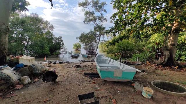 Tanah tepi pantai PD geran satu nama 1