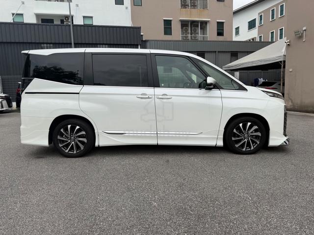 2022 Toyota VOXY 2.0 S-Z MODELISTA BODYKIT - 4