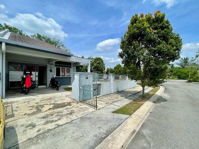 CORNER LOT tanah EXTRA LUAS 1