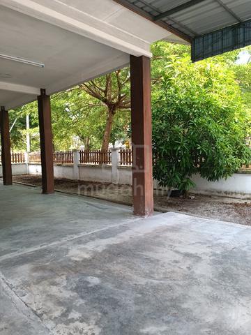 Rumah corner lot untuk disewa kampar putra 1