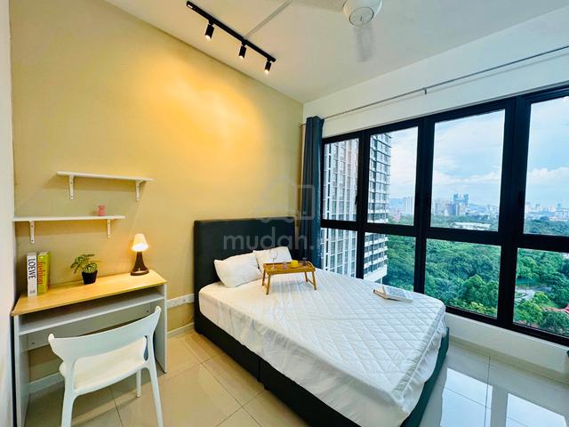 4 Minutes walking distance covered walkway to Monarail Maharaja statio 1