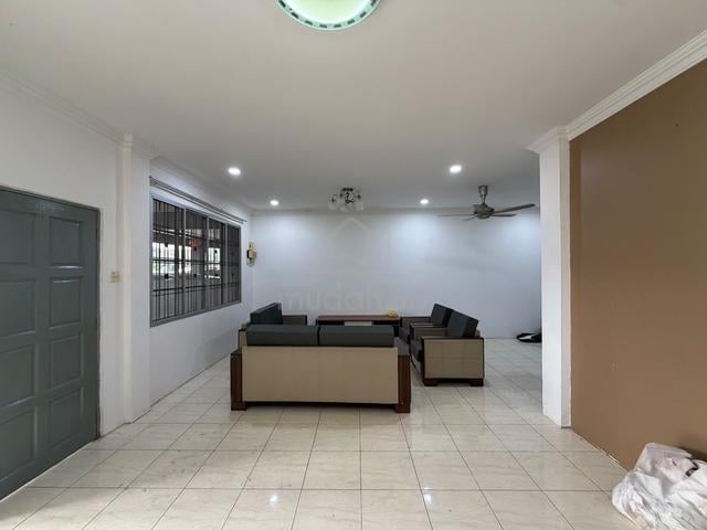 2-storey landed house at Uni Central, Partially furnished 1