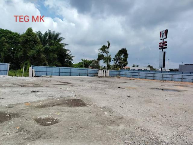 Car Accessible!! 1 Acre Flat Land with Fencing @ Telok Penglima Garang 1