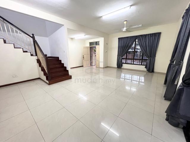 Double Storey Cluster House Original Condition Austin Heights 1