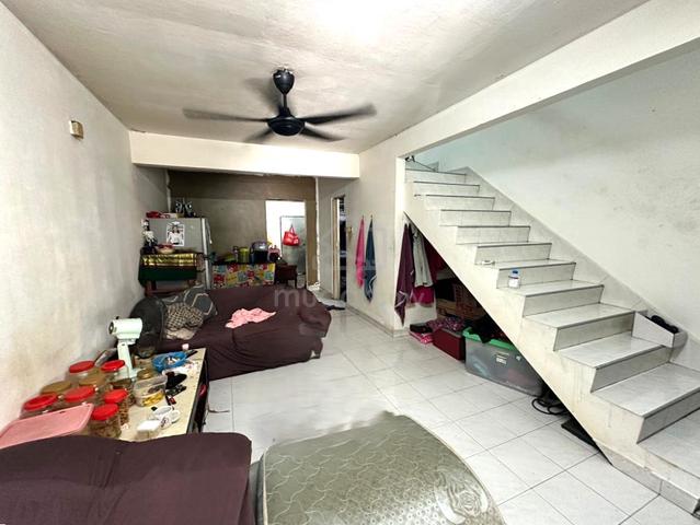 Taman Johor Jaya Dua Tingkat Untuk di Jual 1