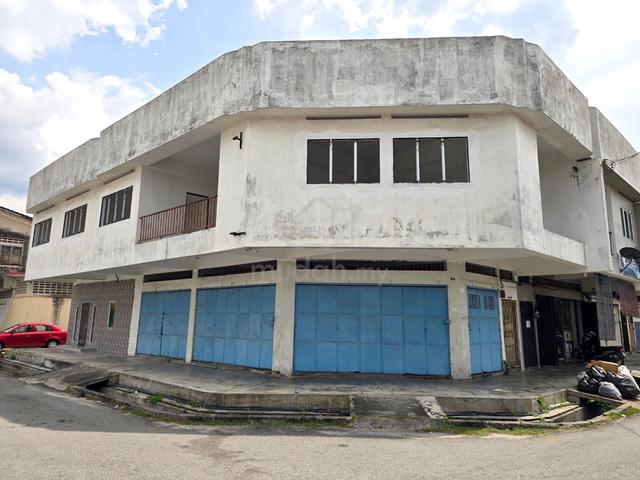 Double Storey Shop Corner At Taman Loke Lim, Ipoh, Perak. 1