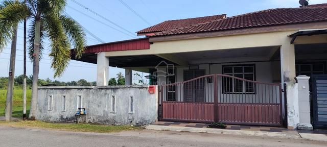 Rumah Semi D End Lot Taman Tanjung Minyak 1
