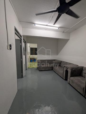Flat Taman Ungku Tun Aminah 1