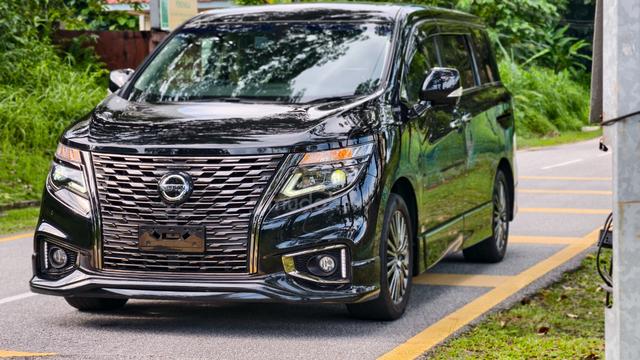 Nissan ELGRAND 2.5 URBAN CHROME PREMIUM - 4