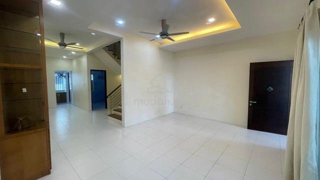 3-storey terrace Tanjung Bungah near international school 1