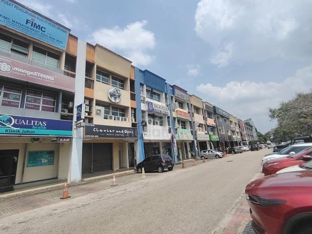 Permas Mall 3 storey shoplot (2 adjoining ground floor only) for rent 1