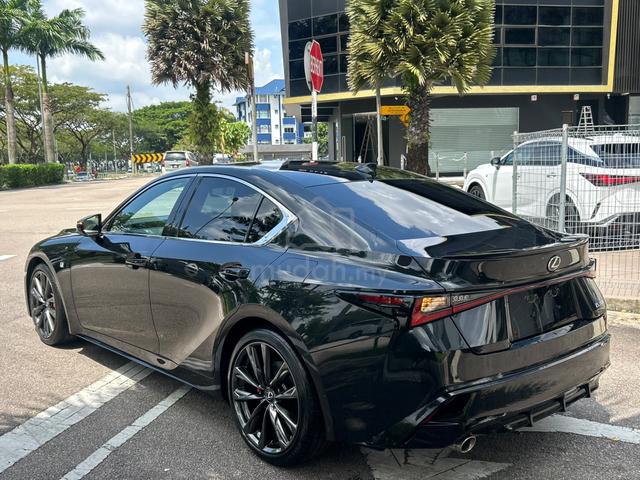 LEXUS IS300 2023 ✨360CAM/ SUNROOF/ 33k KM !! ✨ - 3