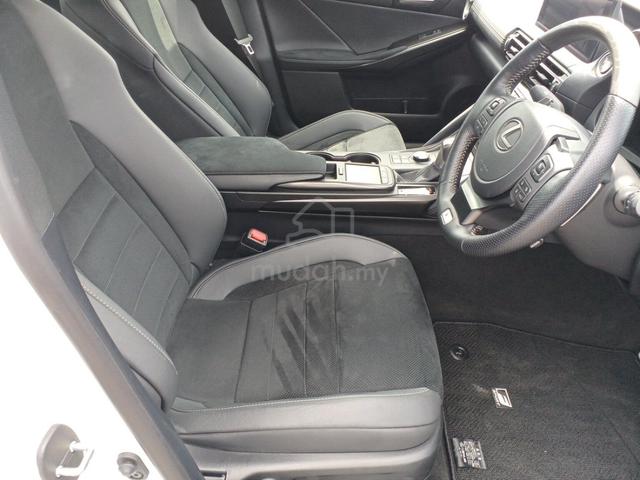 2024 Lexus IS300 F Sport Mode Black 3 - 5