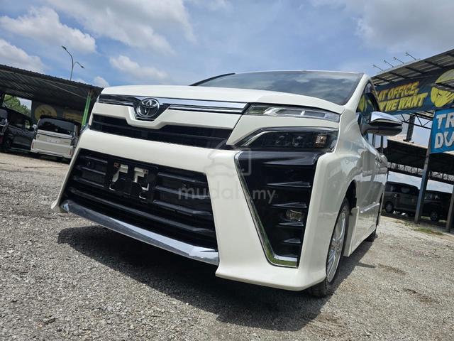 2020 Toyota VOXY 2.0 KIRAMEKI (A) - 1