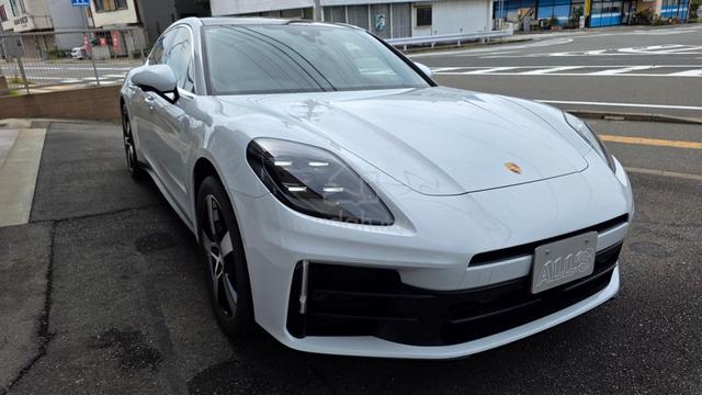 2024 Porsche PANAMERA Red interior - 4
