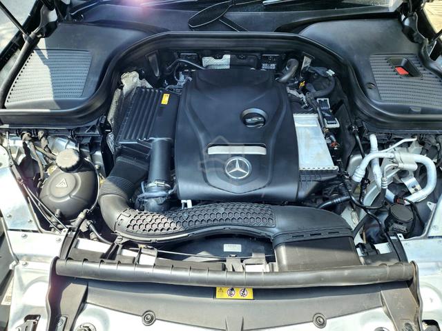 Mercedes Benz GLC200 2.0 FULOAN 3 YEAR WARANTY SUV - 5