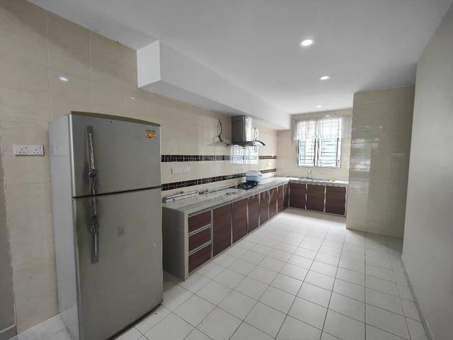 2.5 Storey Terrace 2200sqft Located Bukit Minyak 1