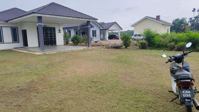 Rumah berserta Laman Tanah BerGeran kongsi utk Dijual Milikan kekal in 1