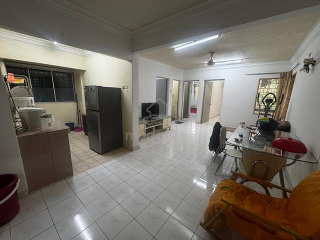 saujana apartment 1