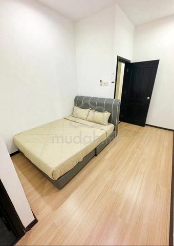 Jelutong ROOM ATTACHED WITH BATHROOM GEORGETOWN 1
