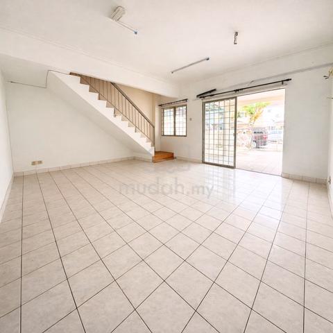 Puchong Utama 2 Sty Freehold 4R3B Good Location Well Kept Unit Fr Sale 1