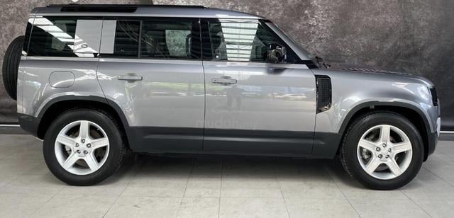 2020 Land Rover Defender 110 D240 SE - 5
