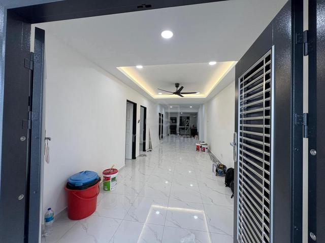 {FOR RENT} Jalan Rusa, Johor Bahru 1