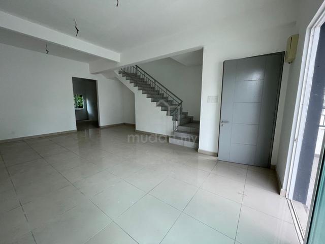 BELOW MARKET Diamond Garden End Lot House In Taman Bintang Mas Dengkil 1