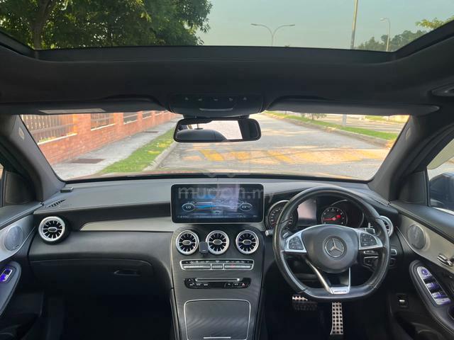 True 18/19 Mercedes Benz GLC 250 AMG DirectOwner - 4