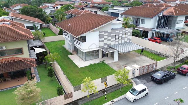 NICE Banyan Close Double Storey Bungalow Bandar Bukit Mahkota 1