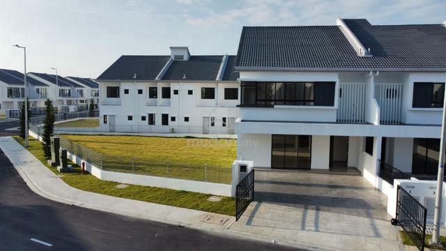 HILLTOP Corner House with Nice View | 24x75 4b4b | Seremban 1